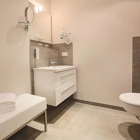 Отель Romantik Am Bruehl 4*