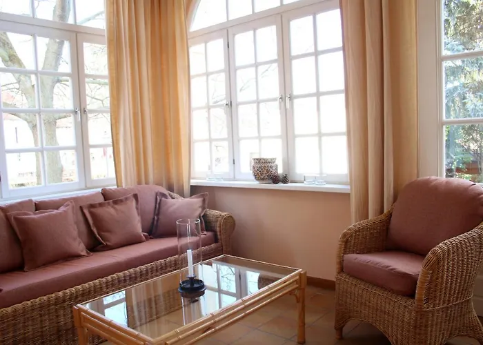 布吕尔罗曼蒂克酒店 4*